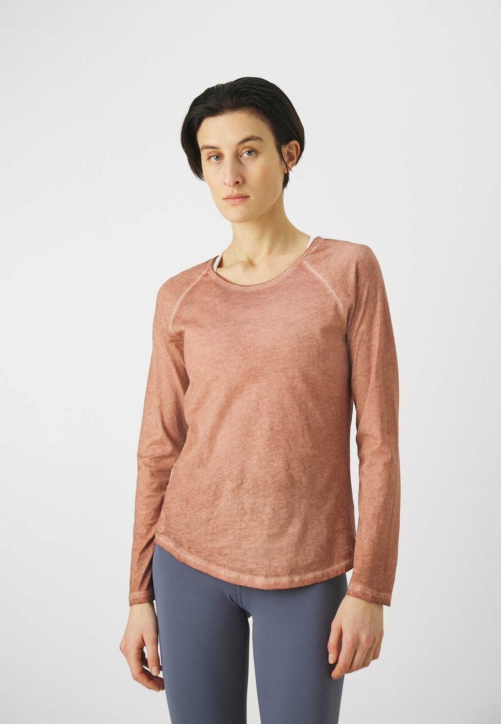 цена Рубашка с длинным рукавом BIONIKARA Yogasearcher, цвет cedar