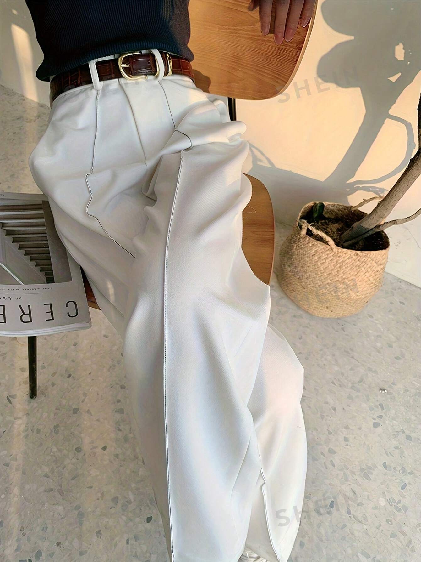 shein essnce однотонные широкие брюки со складками и наклонными карманами коричневый SHEIN Essnce Однотонные плиссированные прямые костюмные брюки с наклонными карманами, белый