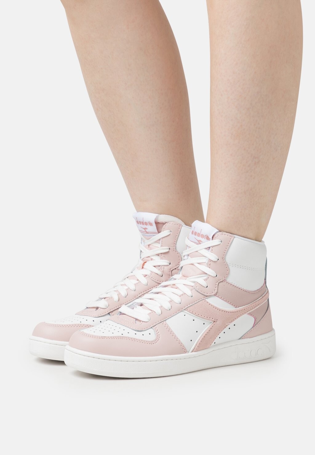 

Высокие кеды MAGIC BASKET MID Diadora, белый/персиковый на кнуте