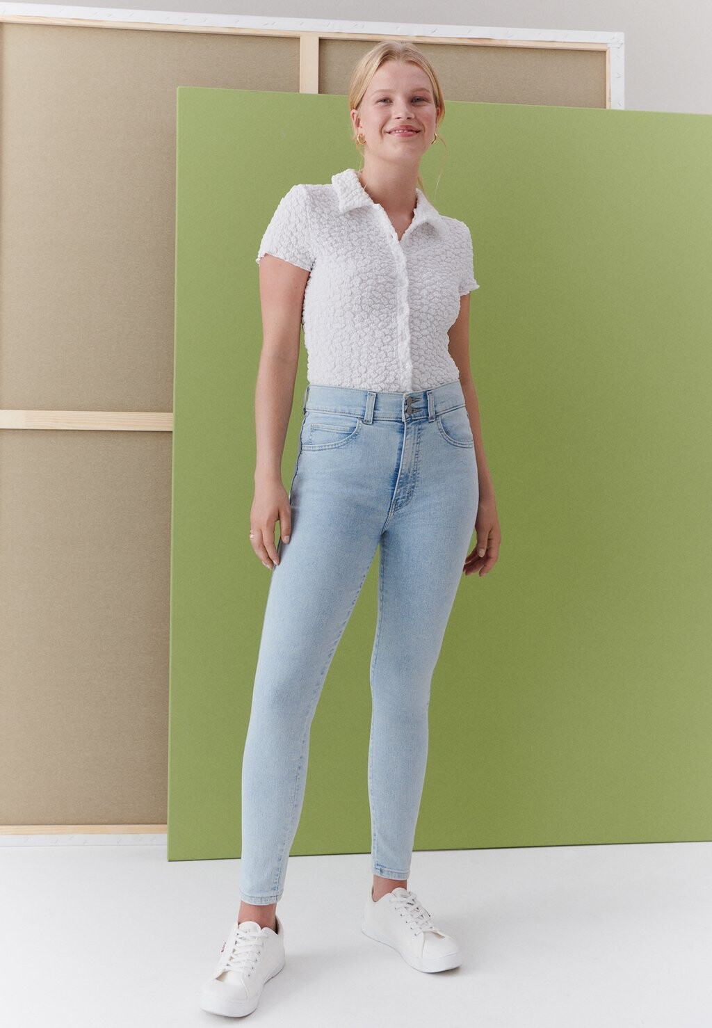 

Джинсы Skinny Fit Levi's Retro High Skinny Double Button, светло-голубой вернулся