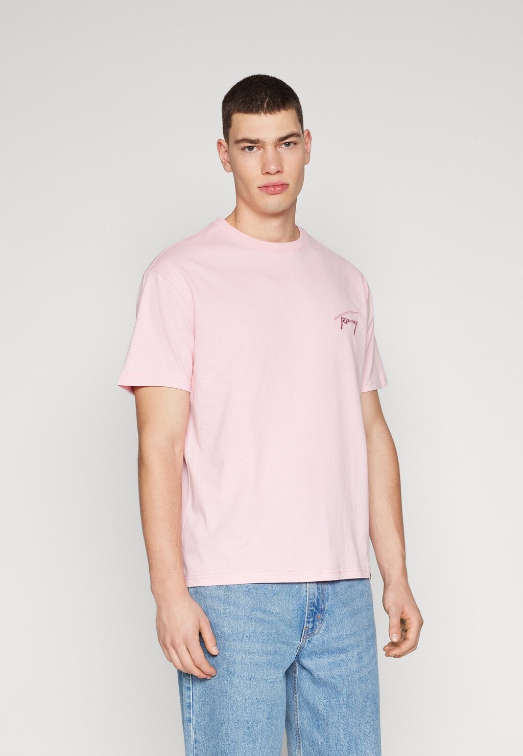 

Базовая футболка Signature Unisex Tommy Jeans, цвет ballet pink