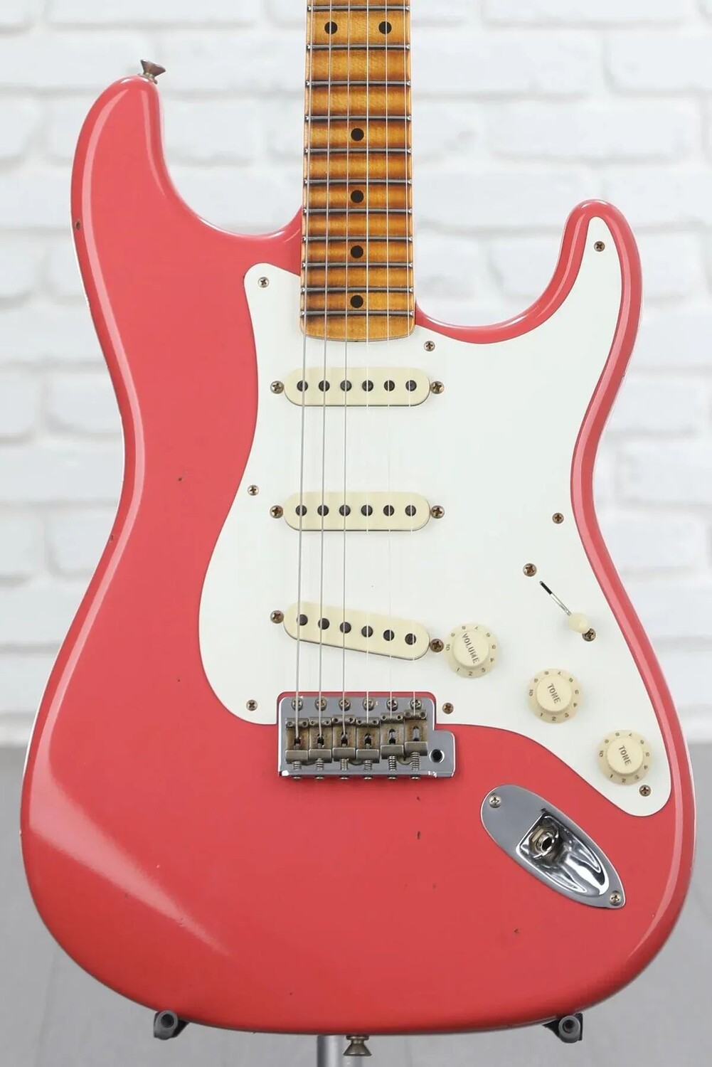 

Ограниченная серия Fender Custom Shop '56 Stratocaster Journeyman Relic — Super Faded Aged Fiesta Red