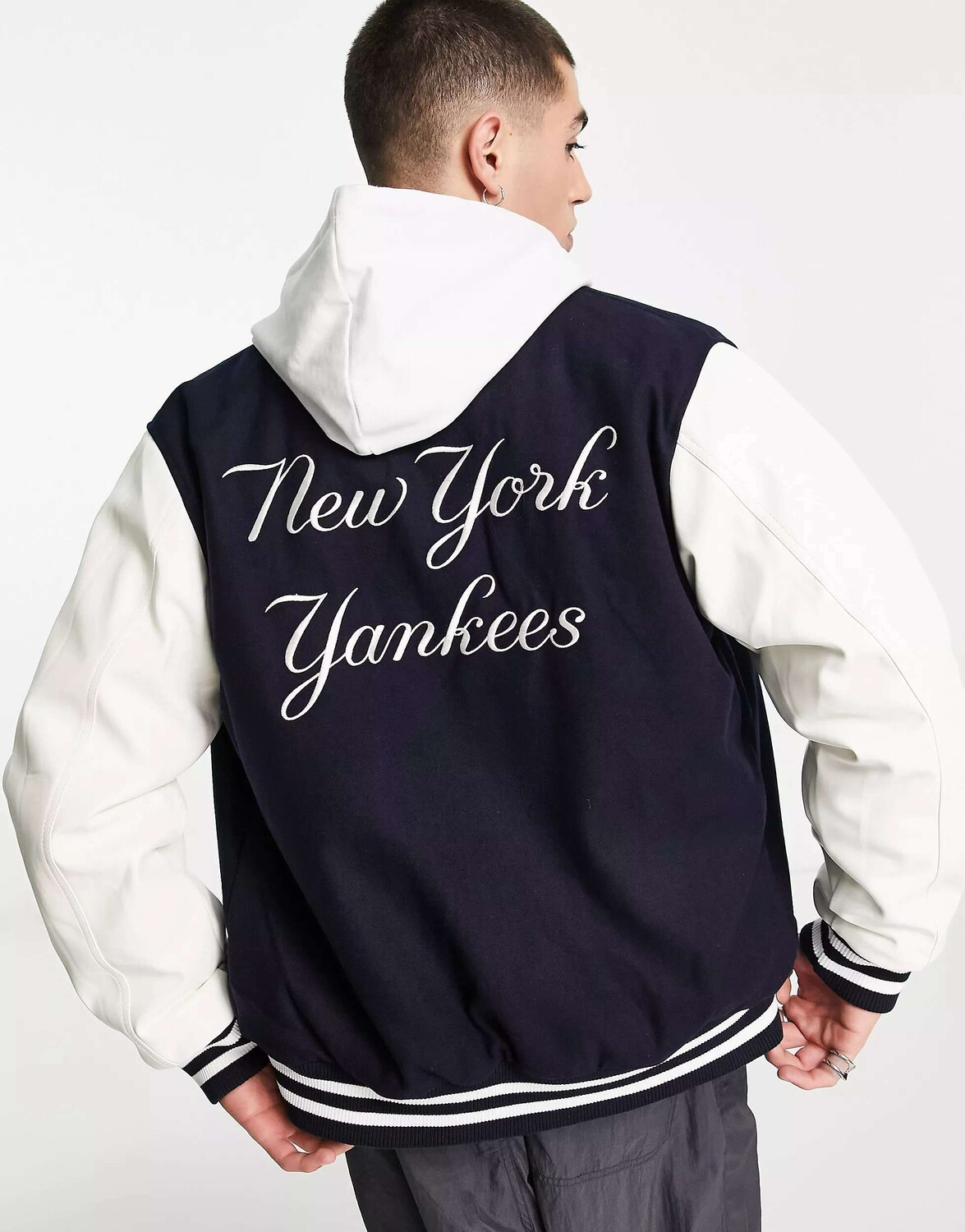 

Темно-синяя университетская куртка New Era New York Yankees, Синий