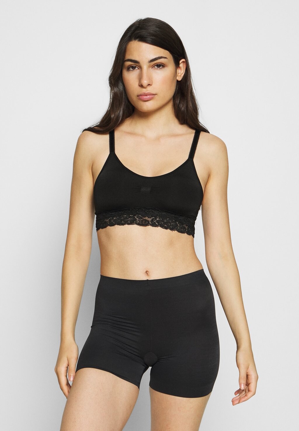 

Корректирующее белье Maidenform