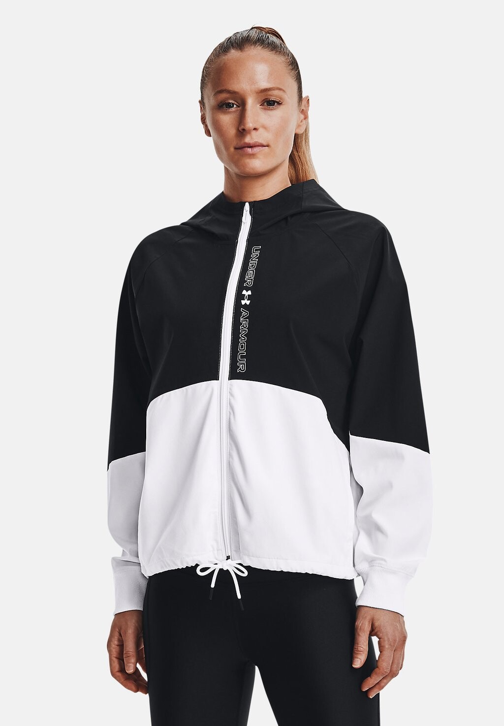 

Спортивная куртка Under Armour, черный