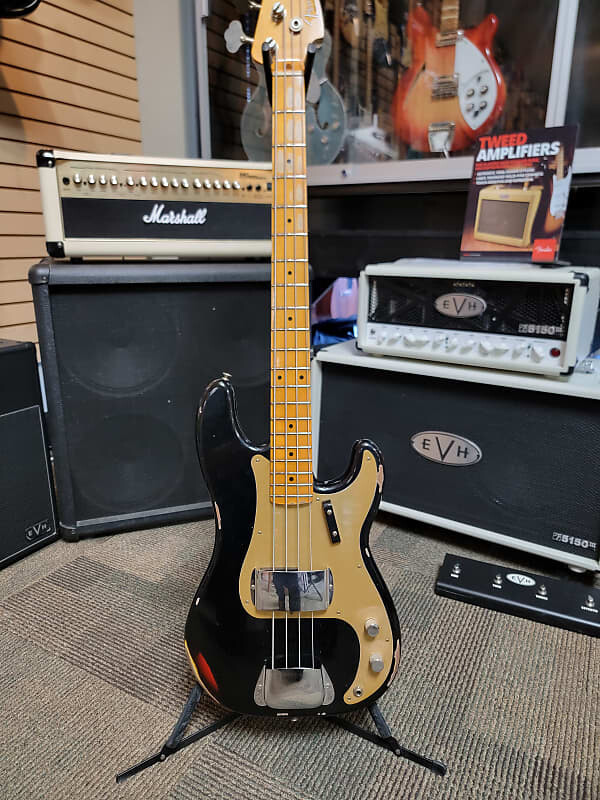 

Басс гитара Fender Custom Shop '58 Precision Bass Relic - Black paint over 3 Tone Sunburst