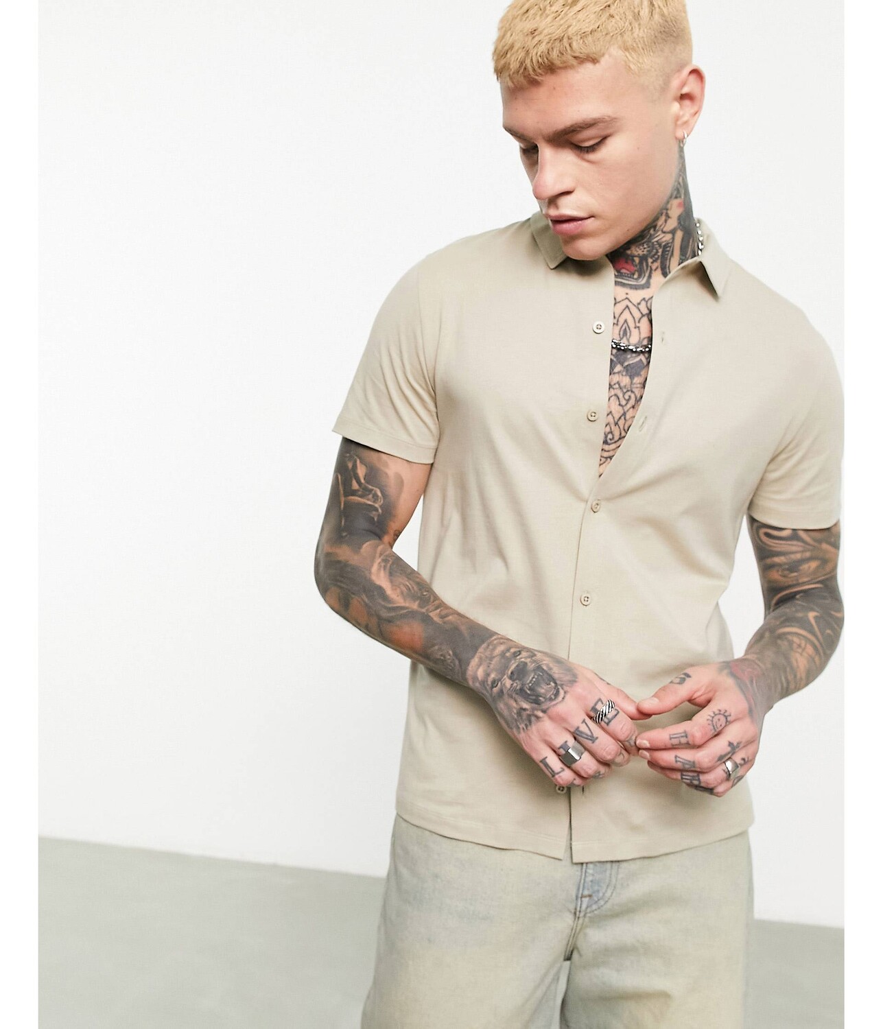 

Бежевая рубашка из джерси ASOS DESIGN