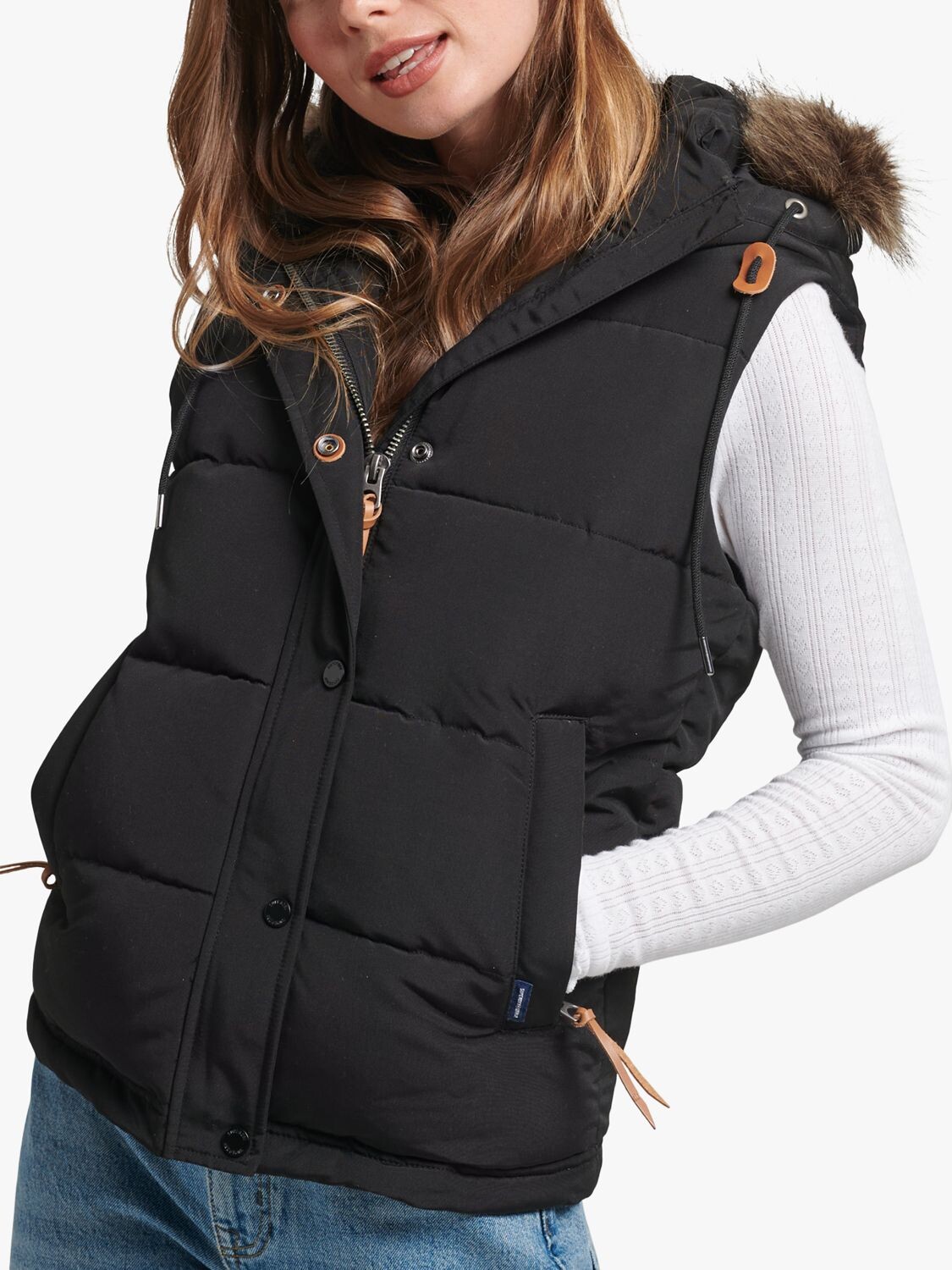 

Жилет из искусственного меха с капюшоном Superdry Everest, черный