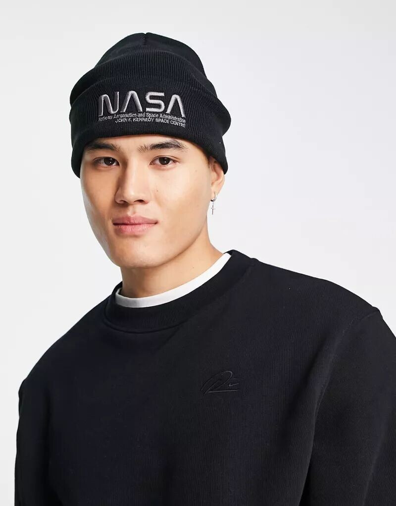

Черная шапка Boardmans NASA