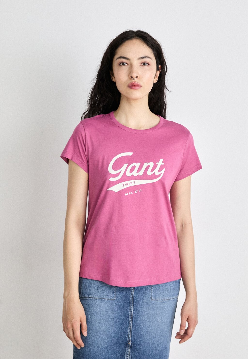 

Футболки с принтом SCRIPT GRAPHIC GANT, сирень