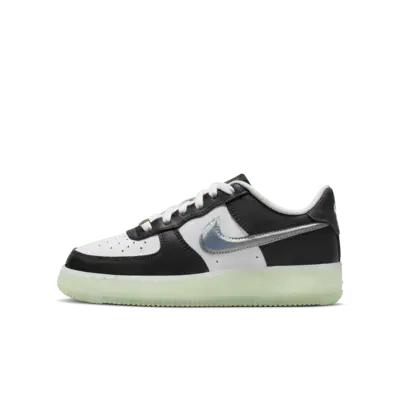 

Кроссовки Nike Air Force 1 LV8, цвет White/Vapor Green/Black