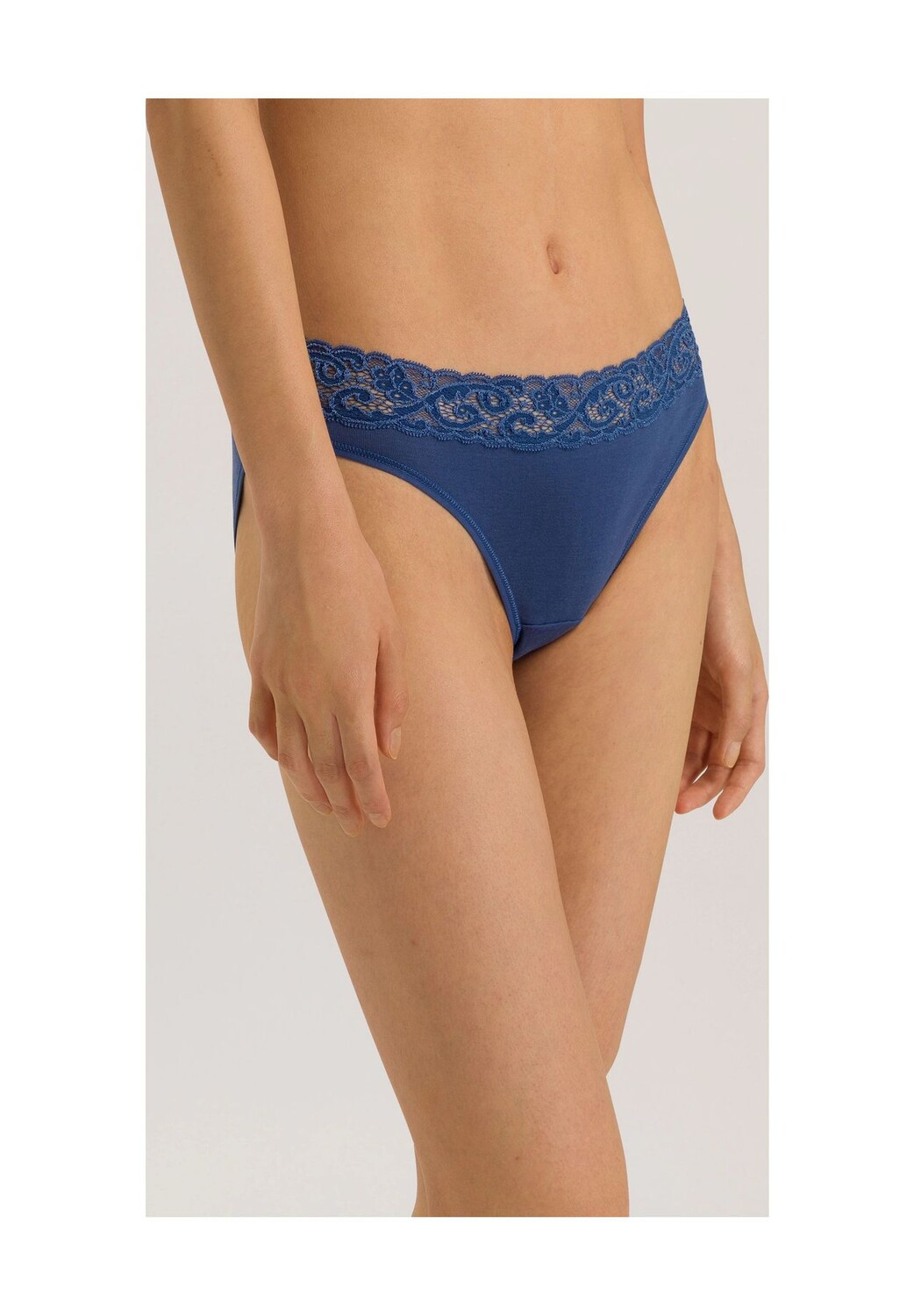 

Женские кружевные хлопковые трусы Moments HANRO, цвет True Navy