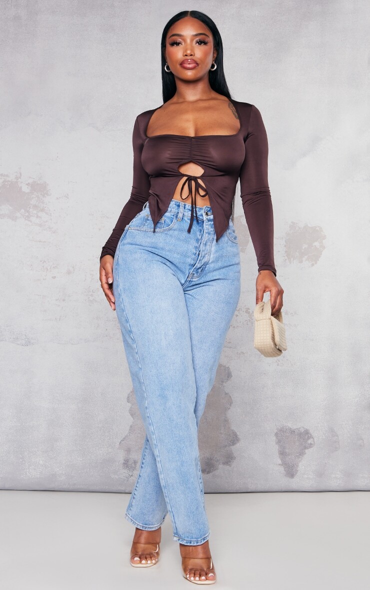 

PrettyLittleThing Форма Шоколадно-коричневый облегающий укороченный топ с длинными рукавами и разрезами со сборками
