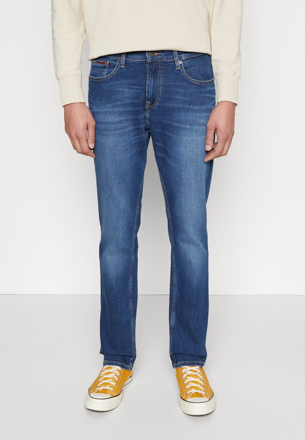 

Джинсы прямого кроя Tommy Jeans