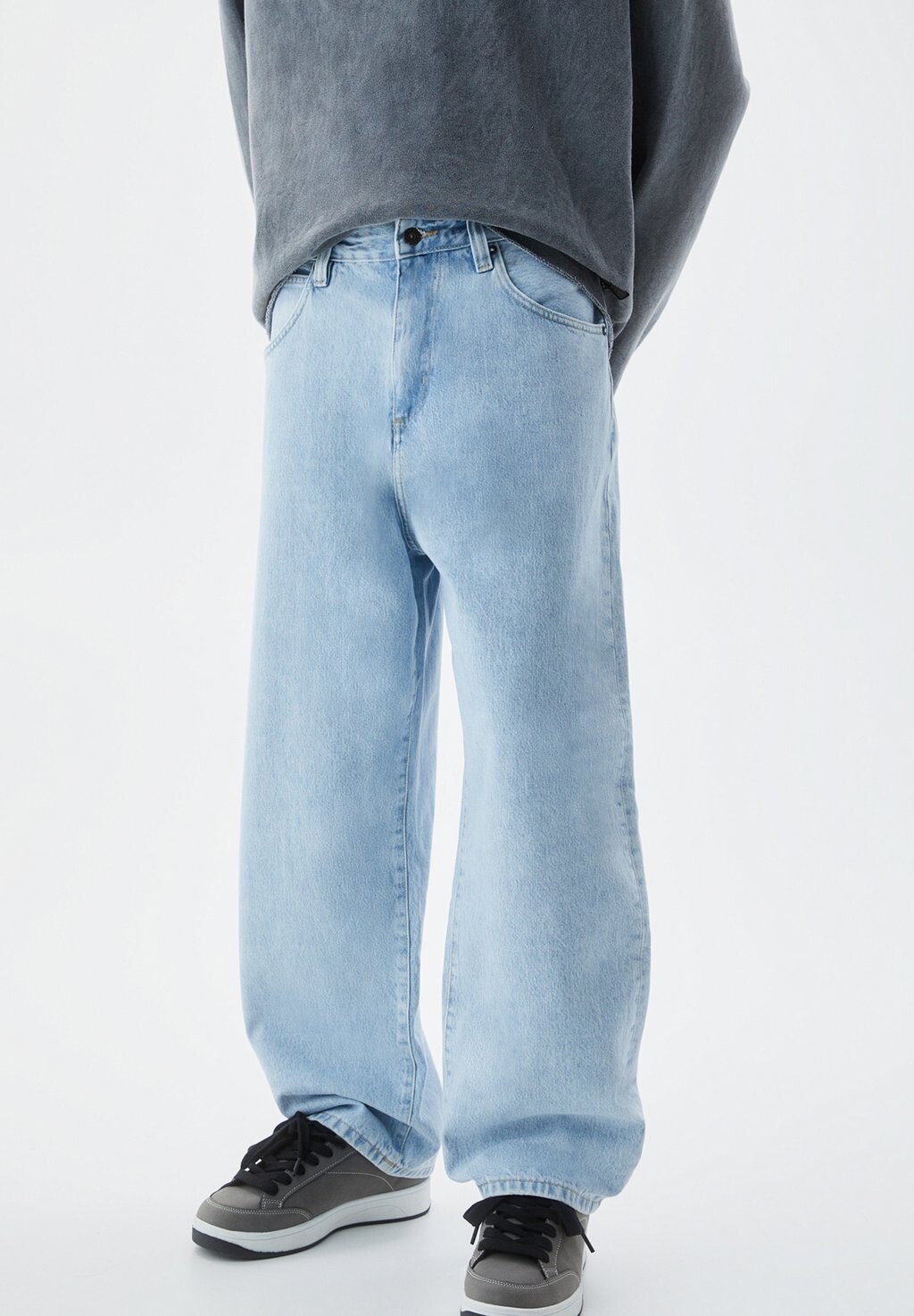 

Джинсы Baggy PULL&BEAR, светло-голубой деним