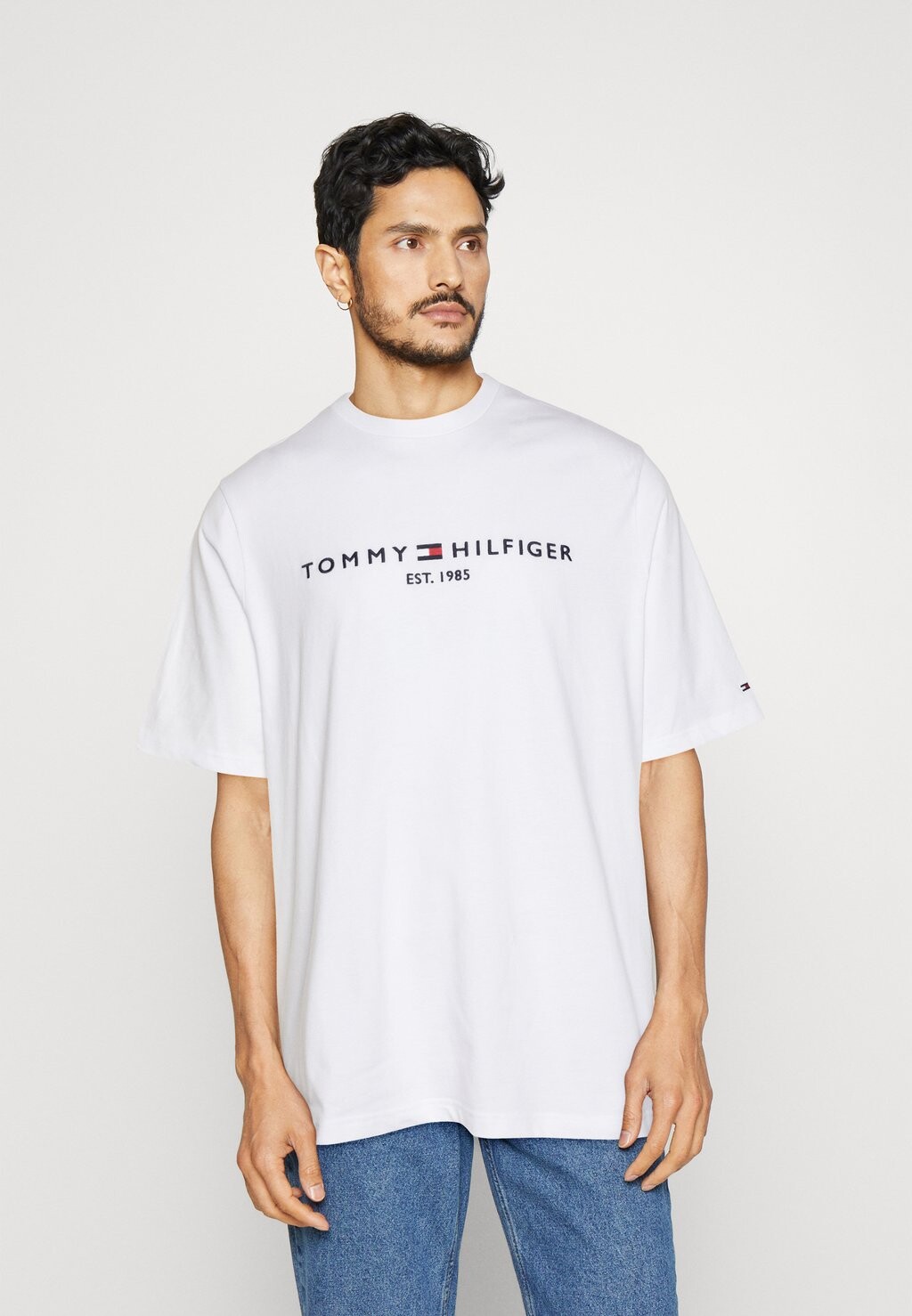 

Футболка с принтом Tommy Hilfiger, белый