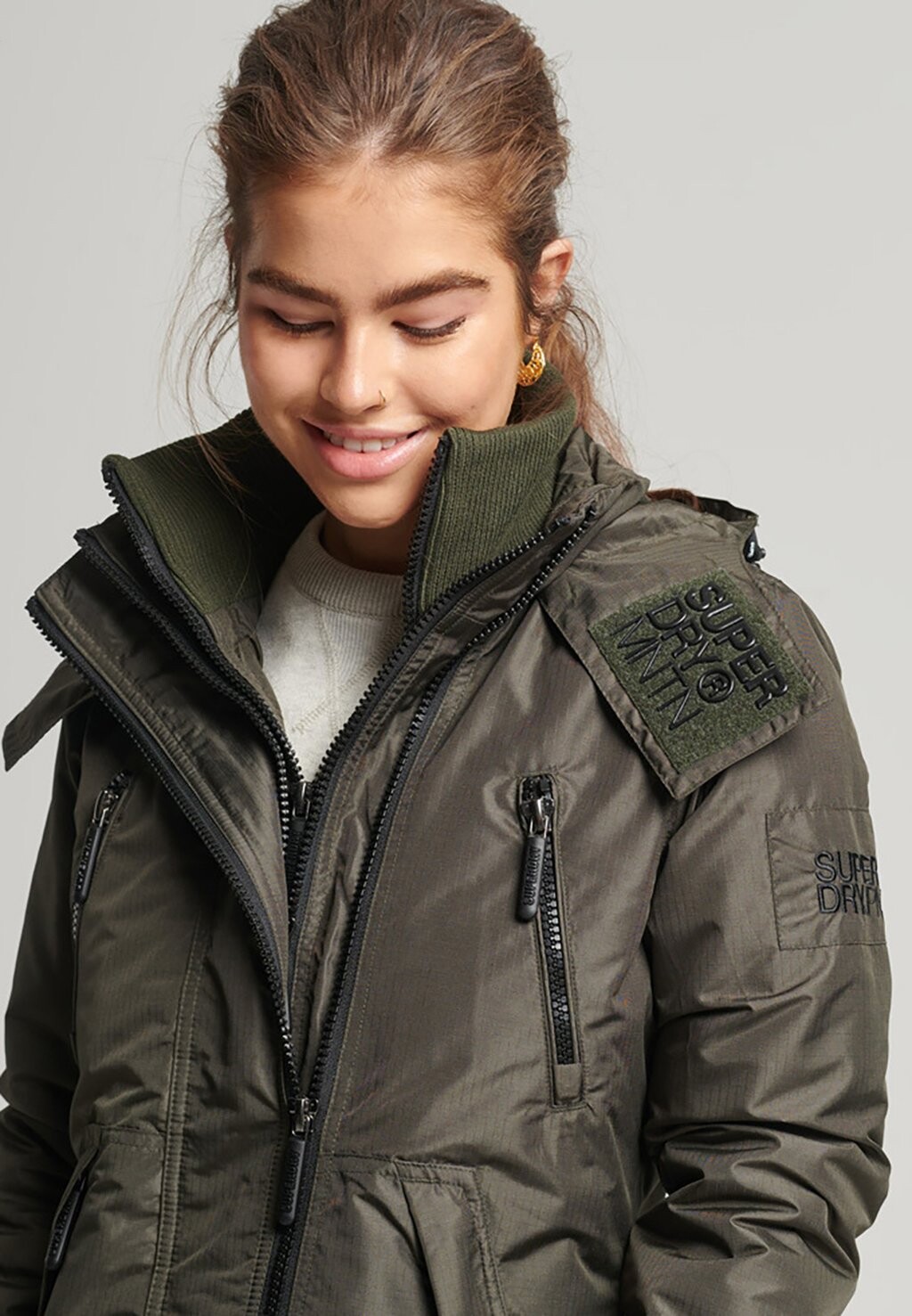 

Зимняя куртка Superdry ГОРА, цвет surplus goods olive