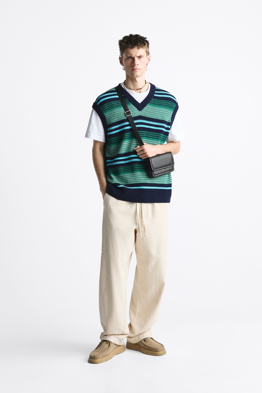 

Мини-сумка на плечо front floor Zara, черный