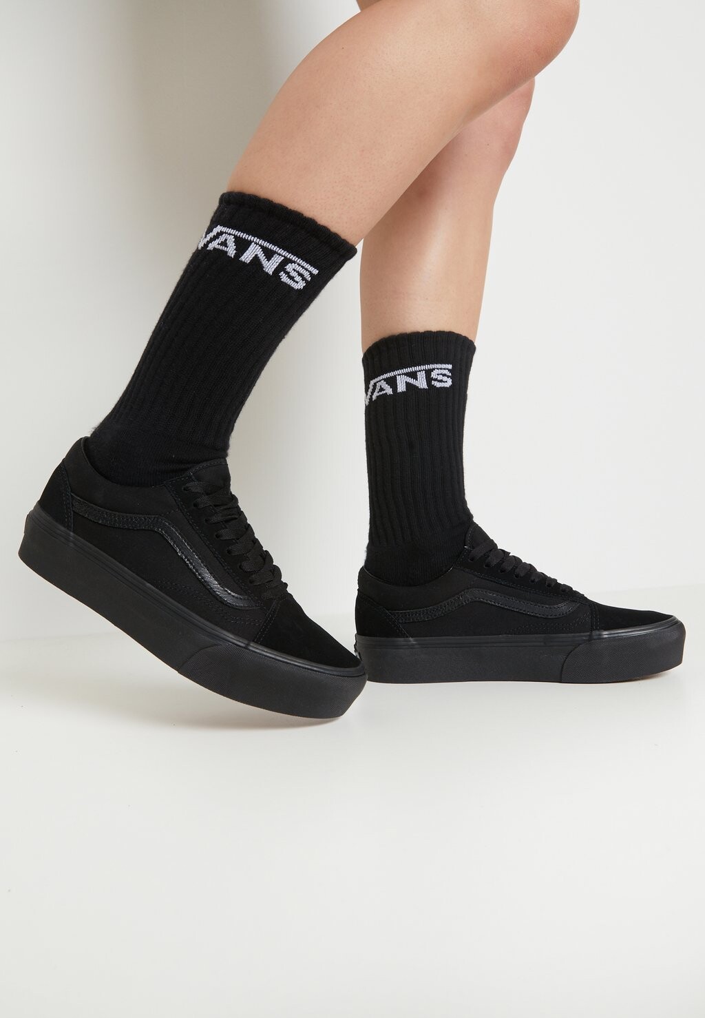 

Кроссовки Vans, черный