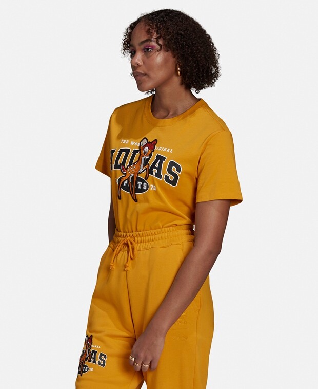 

Футболка adidas, охра