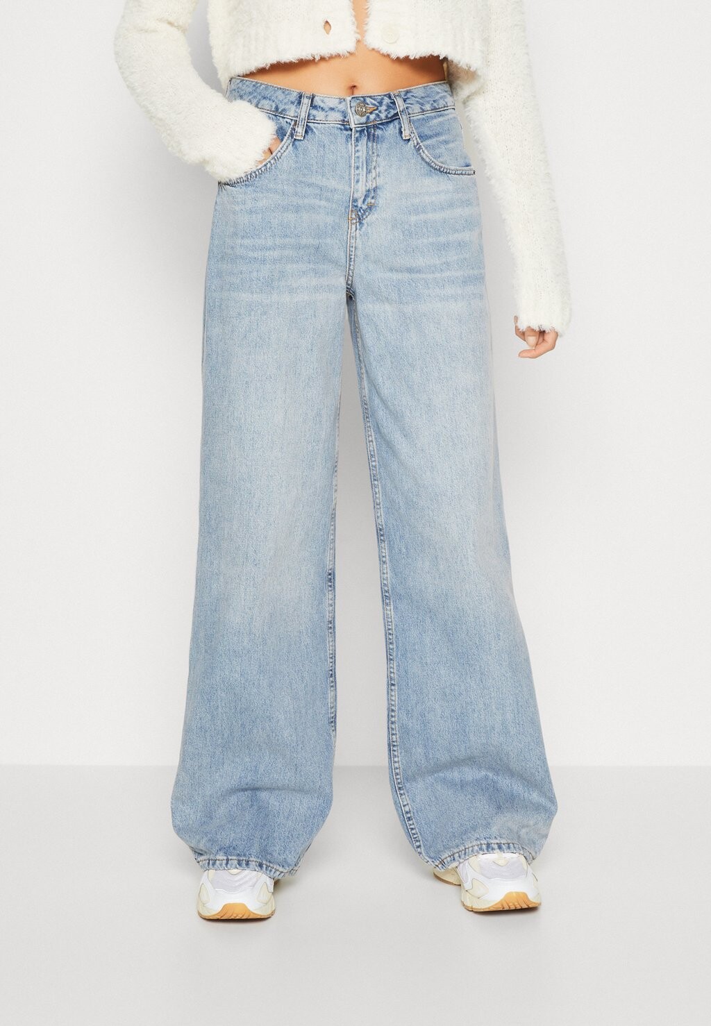 

Джинсы свободного кроя BDG Urban Outfitters