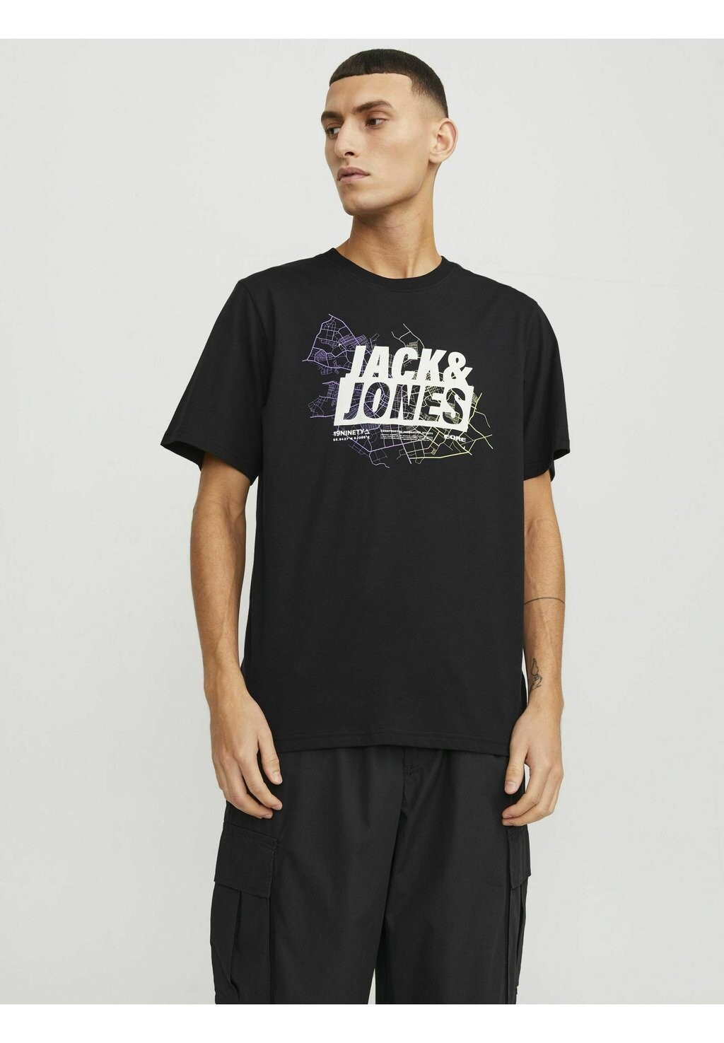 

Футболка с принтом Jack & Jones, черная, Черный
