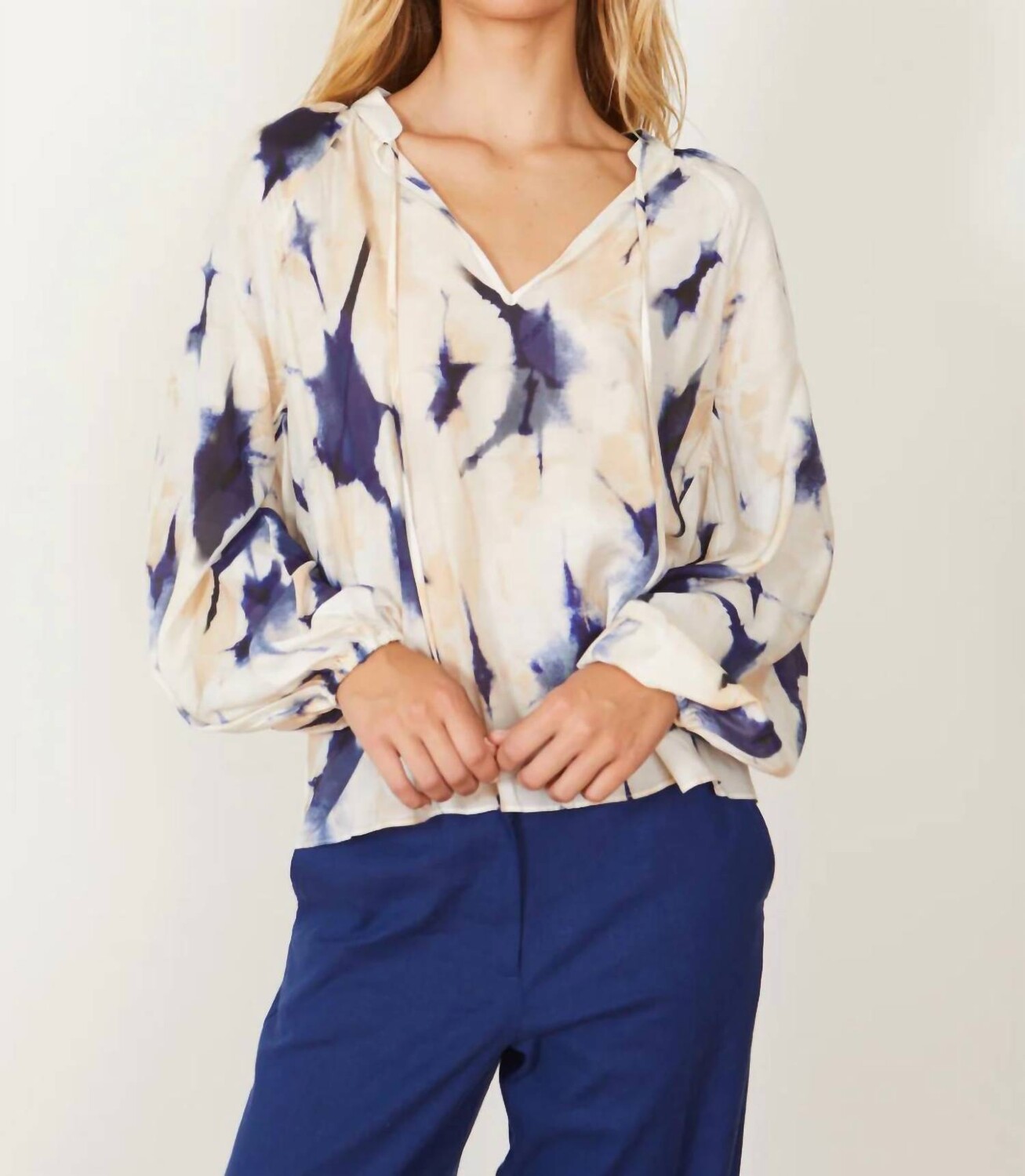 

Софи Топ в Java Tie Dye Caballero