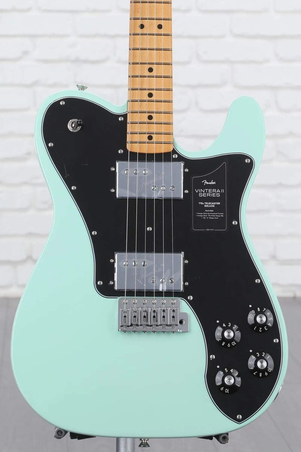 

Новая электрогитара Fender Vintera II '70s Telecaster Deluxe - Surf Green