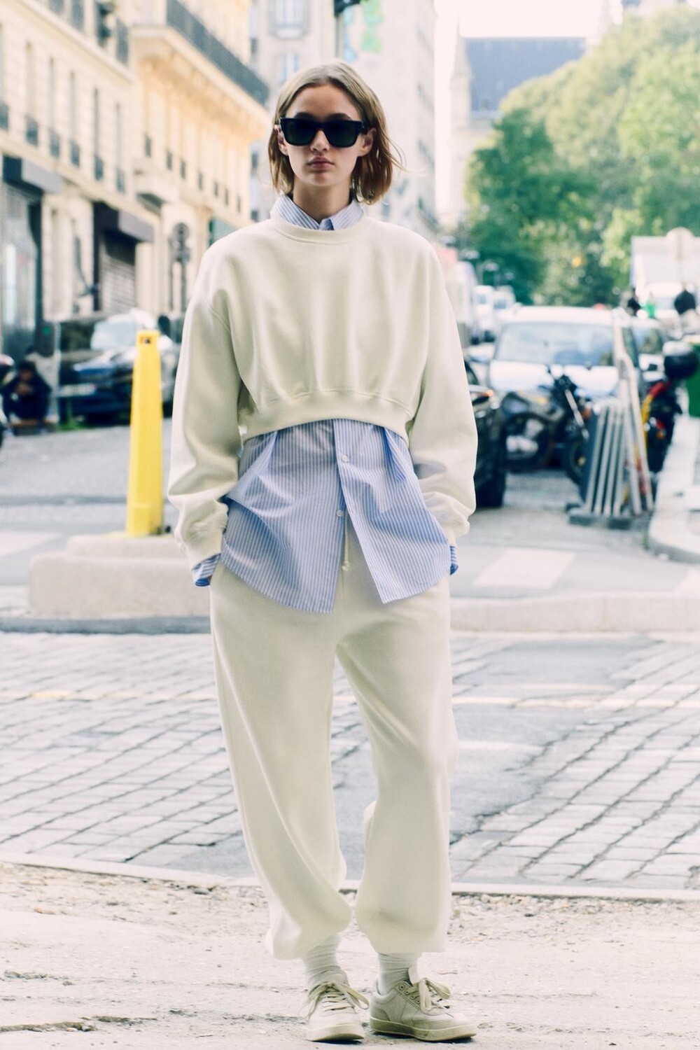 

Базовый укороченный свитшот ZARA, экрю