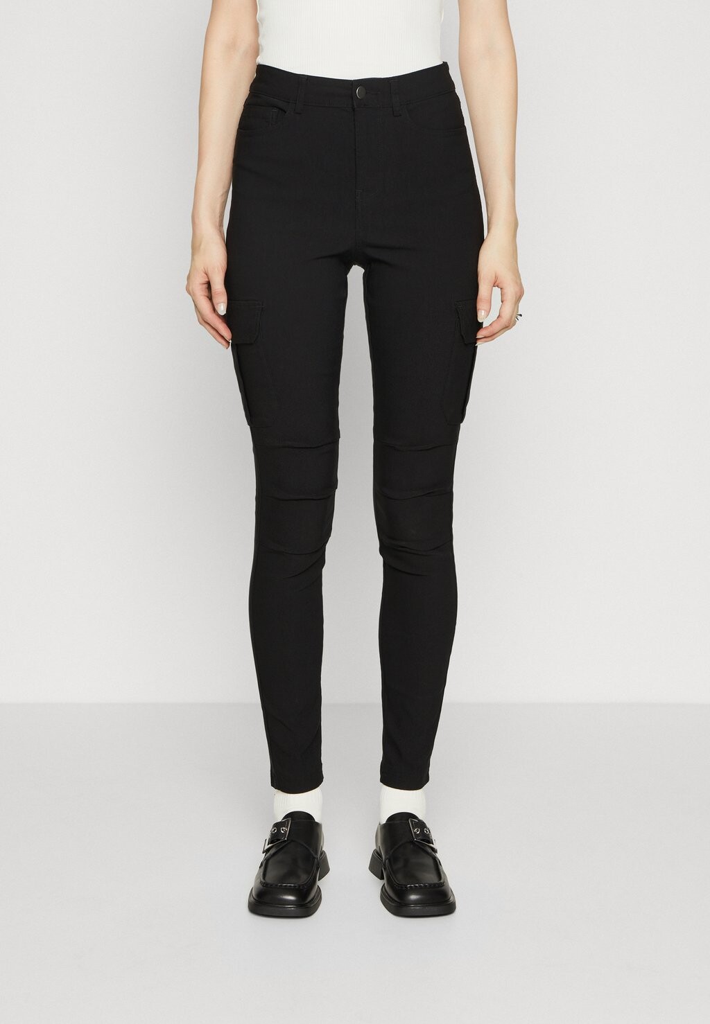 

Брюки карго Vmdebbie Slim Pants Vero Moda, черный