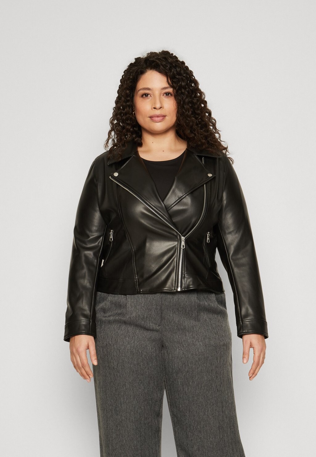 

Куртка из искусственной кожи CARBECCA BIKER ONLY Carmakoma, цвет black
