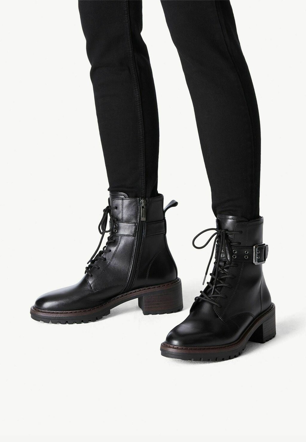 

Ботинки со шнурками Tamaris, цвет black