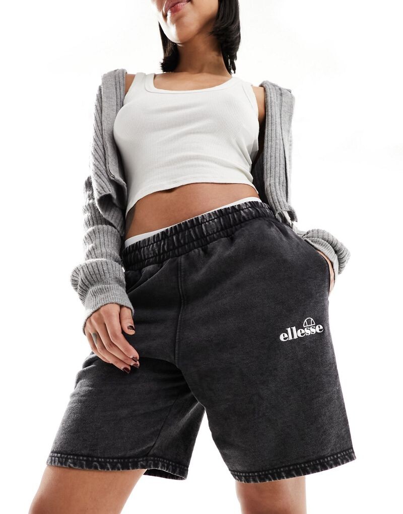

Ellesse - Shabnam - стираные черные шорты
