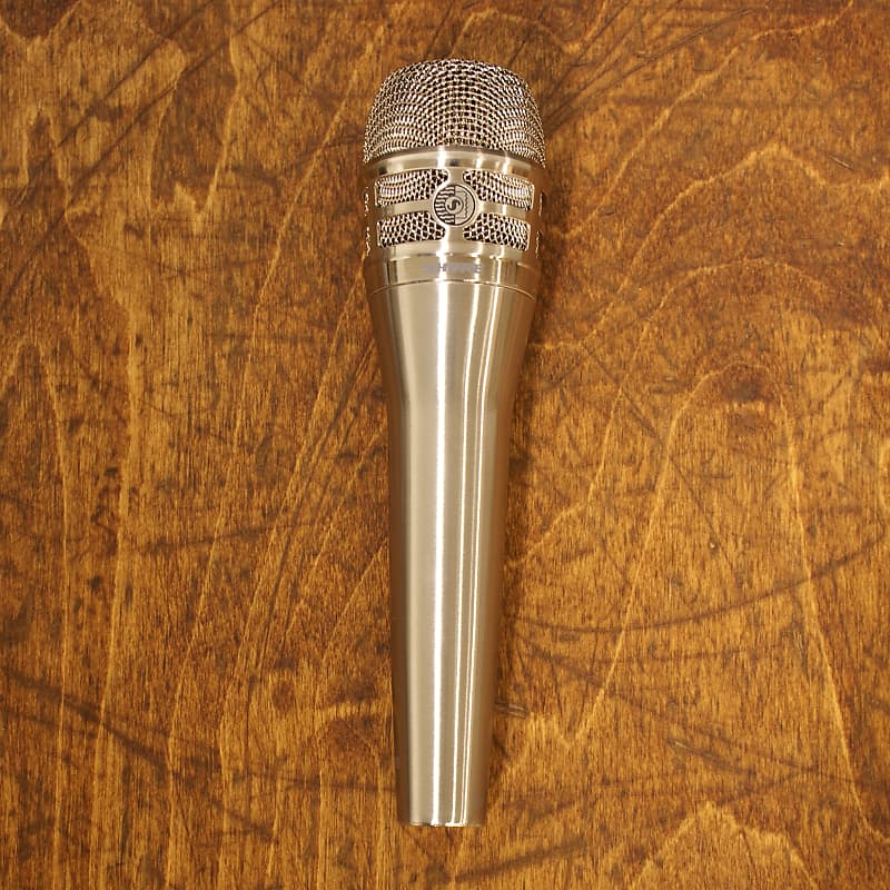 Кардиоидный динамический вокальный микрофон Shure KSM8 / N Dualdyne Handheld Cardioid Dynamic Microphone shure ksm8 n кардиоидный динамический вокальный микрофон цвет никель