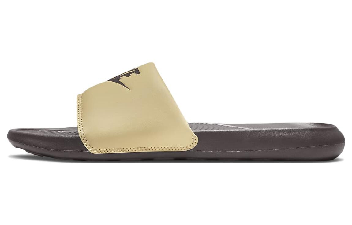 

Тапочки спортивные Nike Victori One Slide Shoes
