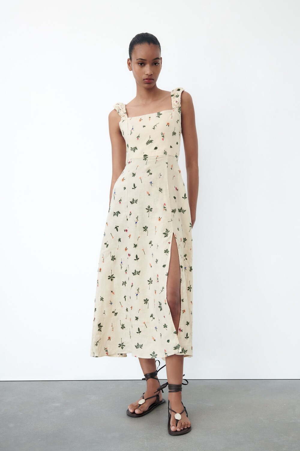 

Платье из льна с вышивкой Zara, экрю