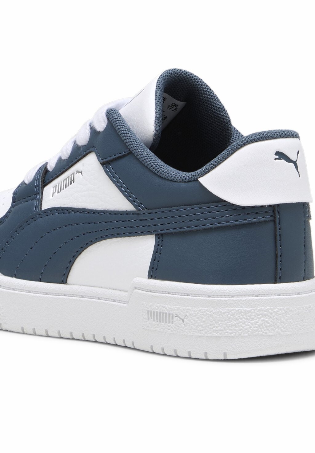 

Кроссовки на шнуровке CLASSIC Puma, белый