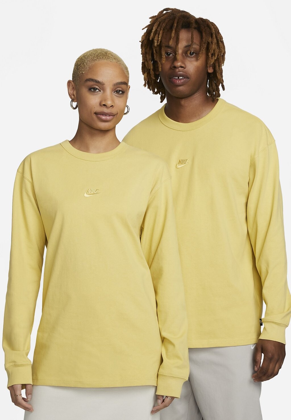 

Футболка с длинным рукавом Prem Essntl Sust Unisex Nike, цвет saturn gold