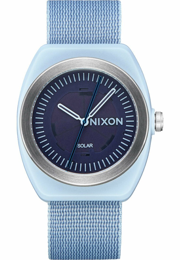 Часы ANALOG SOLAR Nixon, цвет grau цена и фото