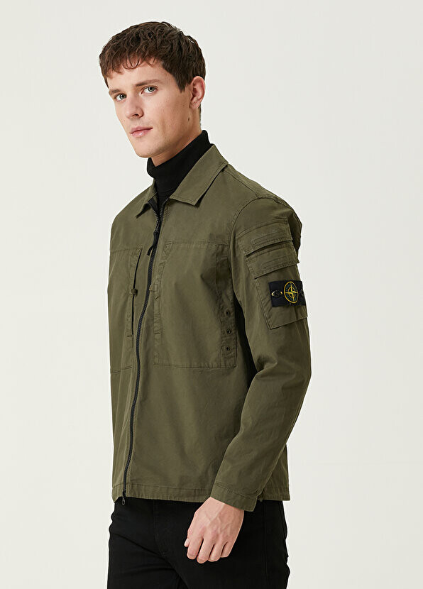 

Верхняя рубашка цвета хаки с логотипом Stone Island