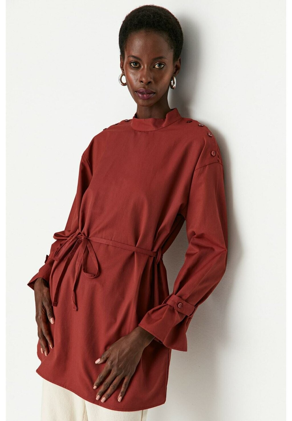 

Блузка Trendyol Modest, коричневый