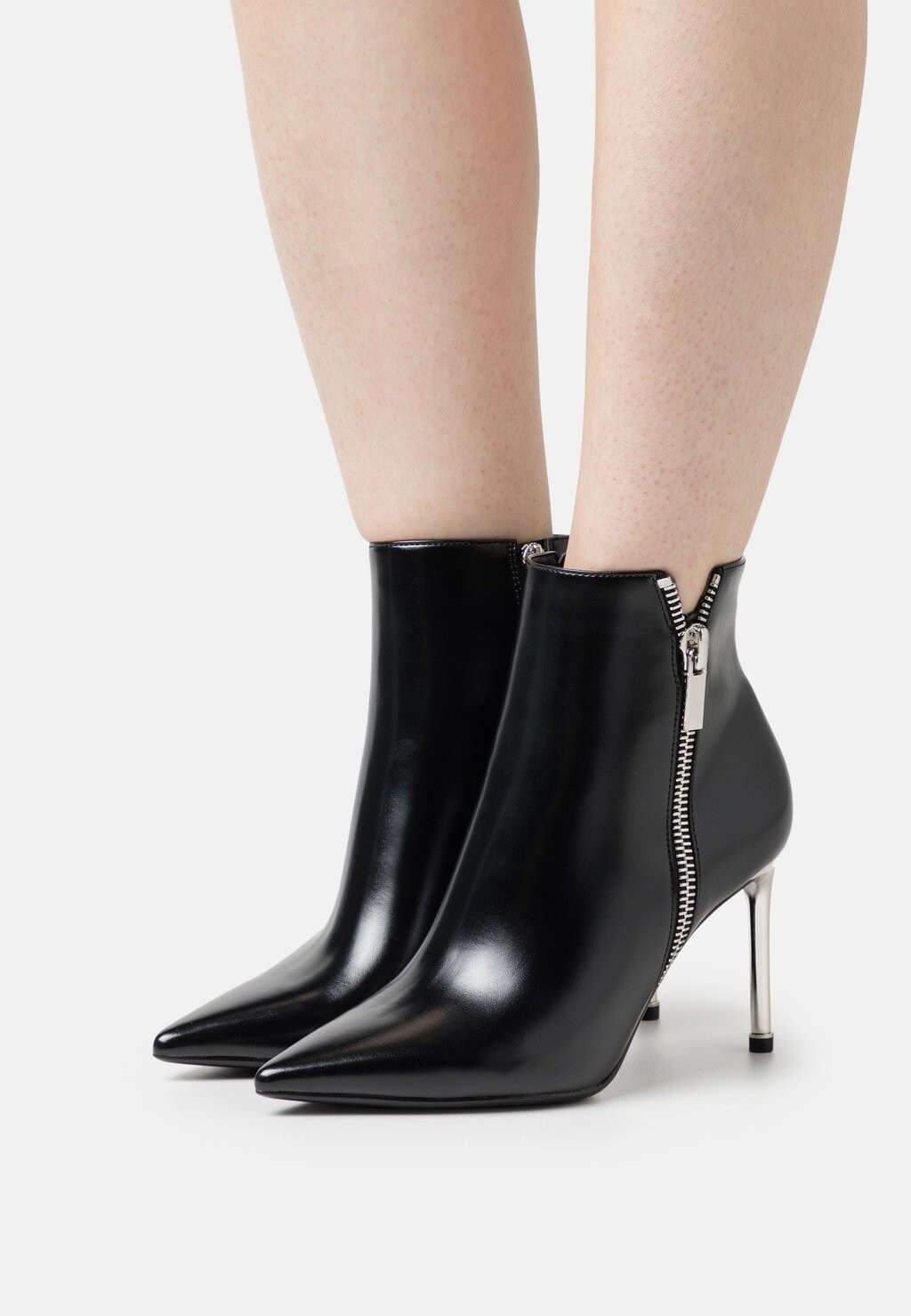 

Ботинки Tamaris, цвет black