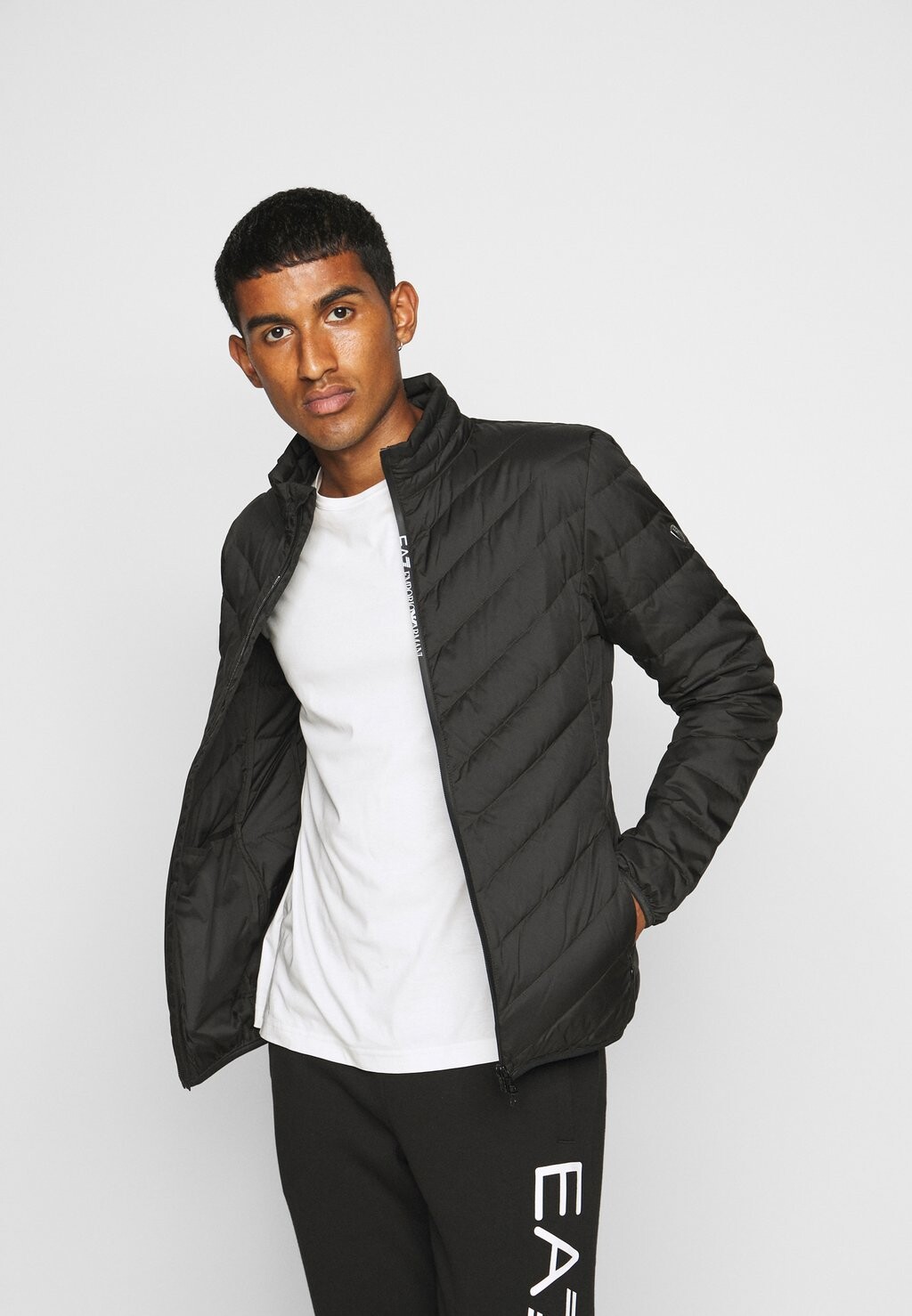 

Пуховик Armani Emporio
