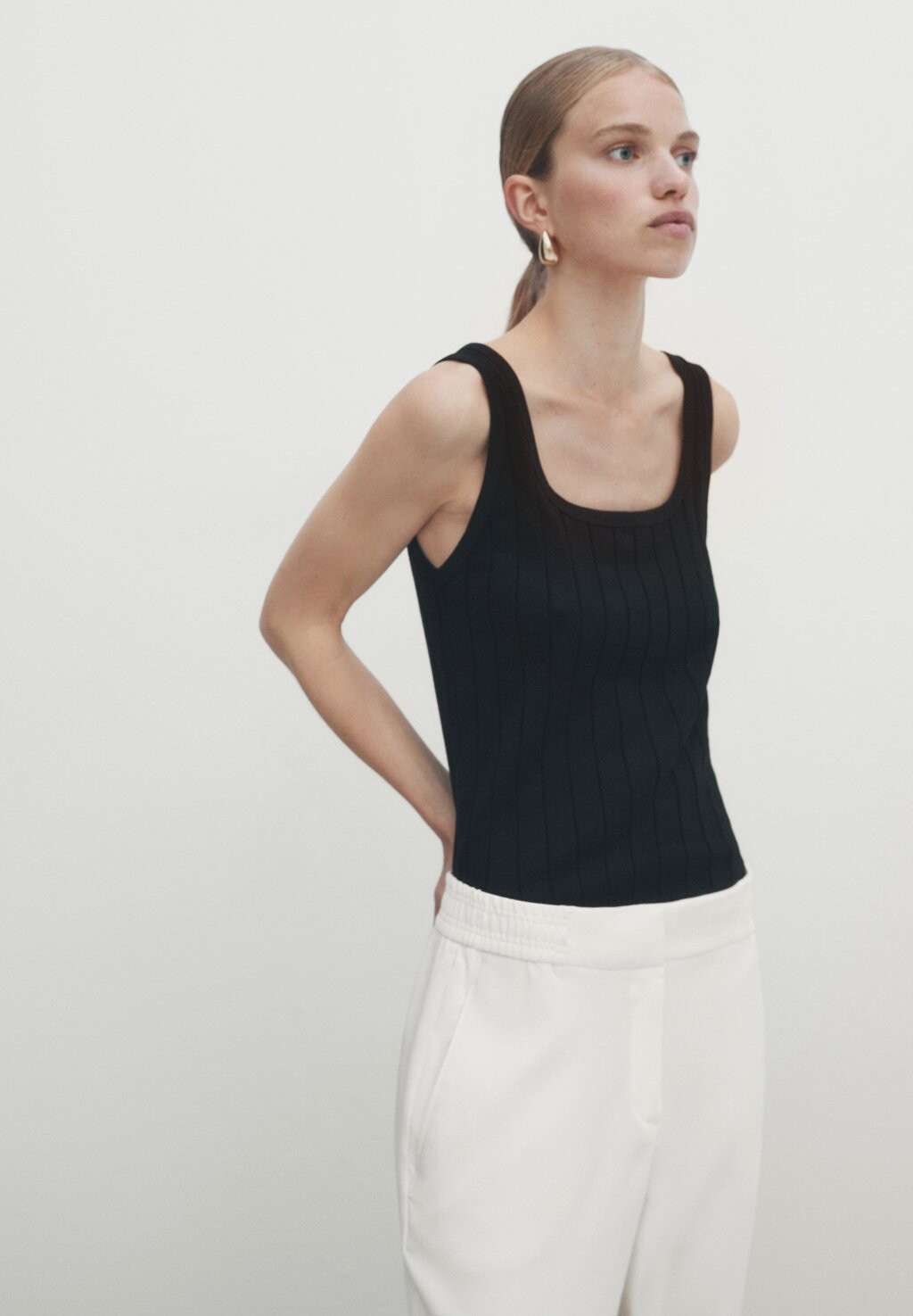 

Топ Massimo Dutti, черный