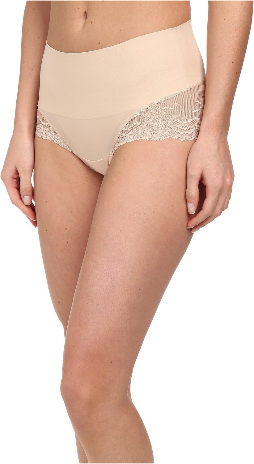 

SPANX Корректирующее белье для женщин Undie-Tectable Кружевные трусики Hi-Hipster, цвет Soft Nude