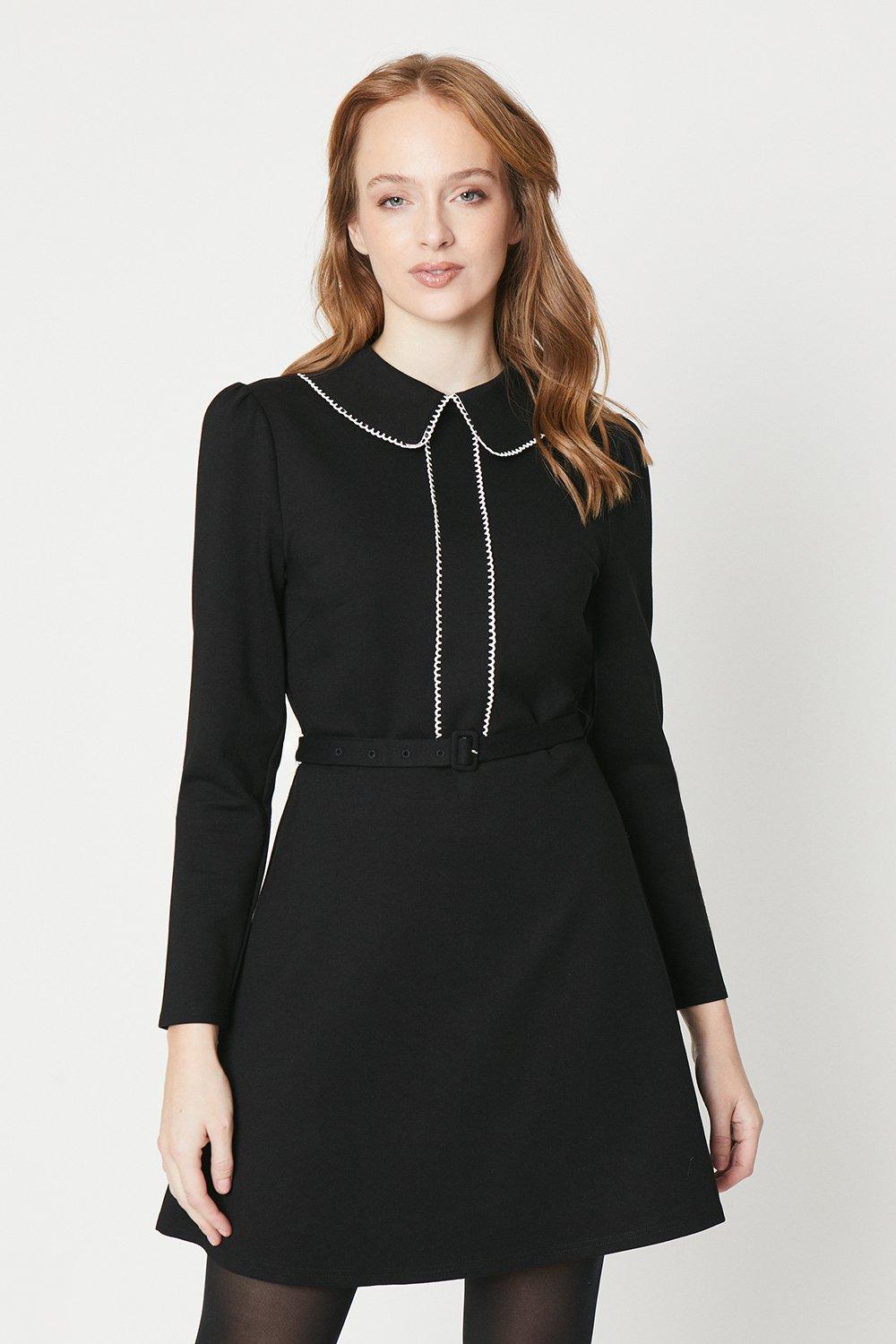 цена Мини-платье Ponte с контрастной строчкой, воротником-фестоном и поясом Oasis, черный