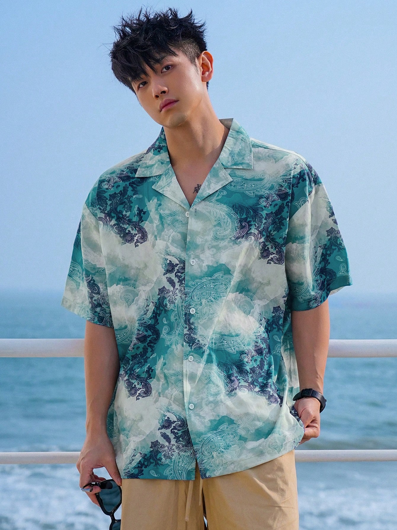 DAZY Мужская летняя рубашка с коротким рукавом и принтом пейсли, многоцветный dazy мужская летняя рубашка с коротким рукавом и принтом пейсли многоцветный