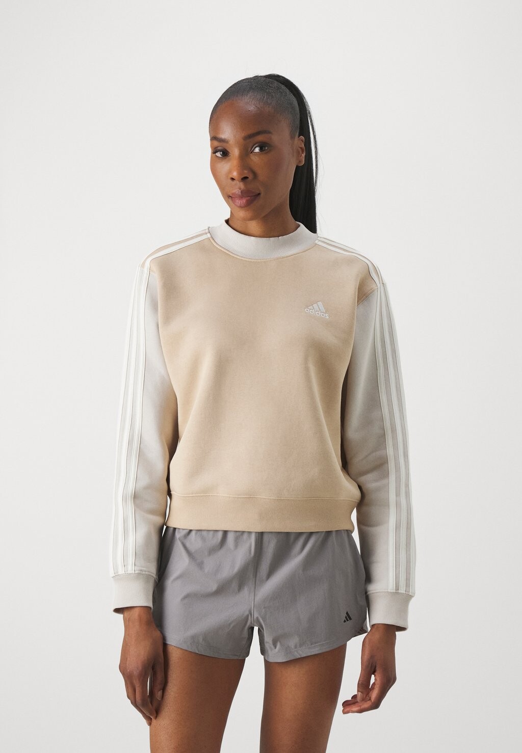 

Свитшот adidas Sportswear, цвет magic beige