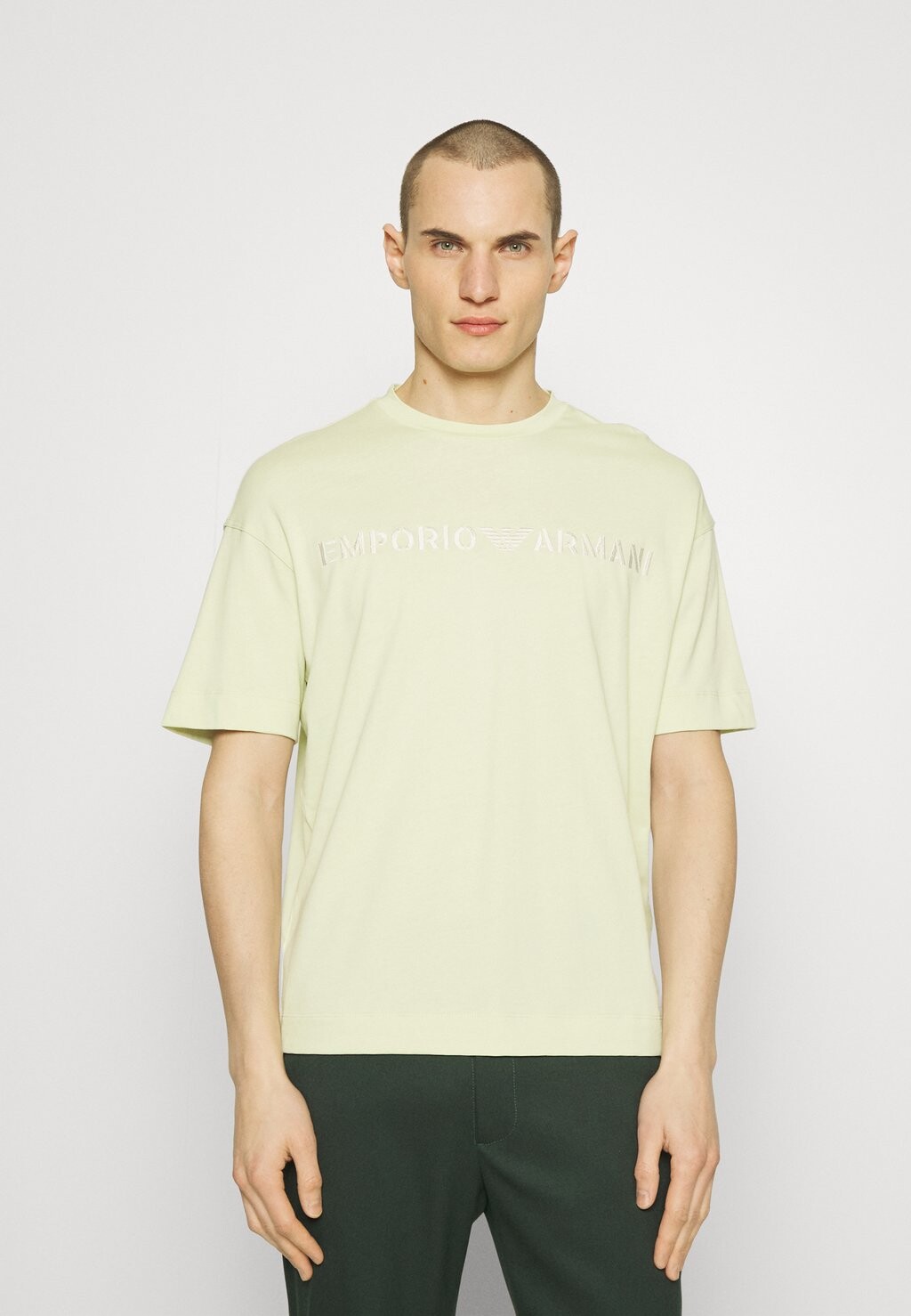 

Футболка с принтом Emporio Armani, зеленый