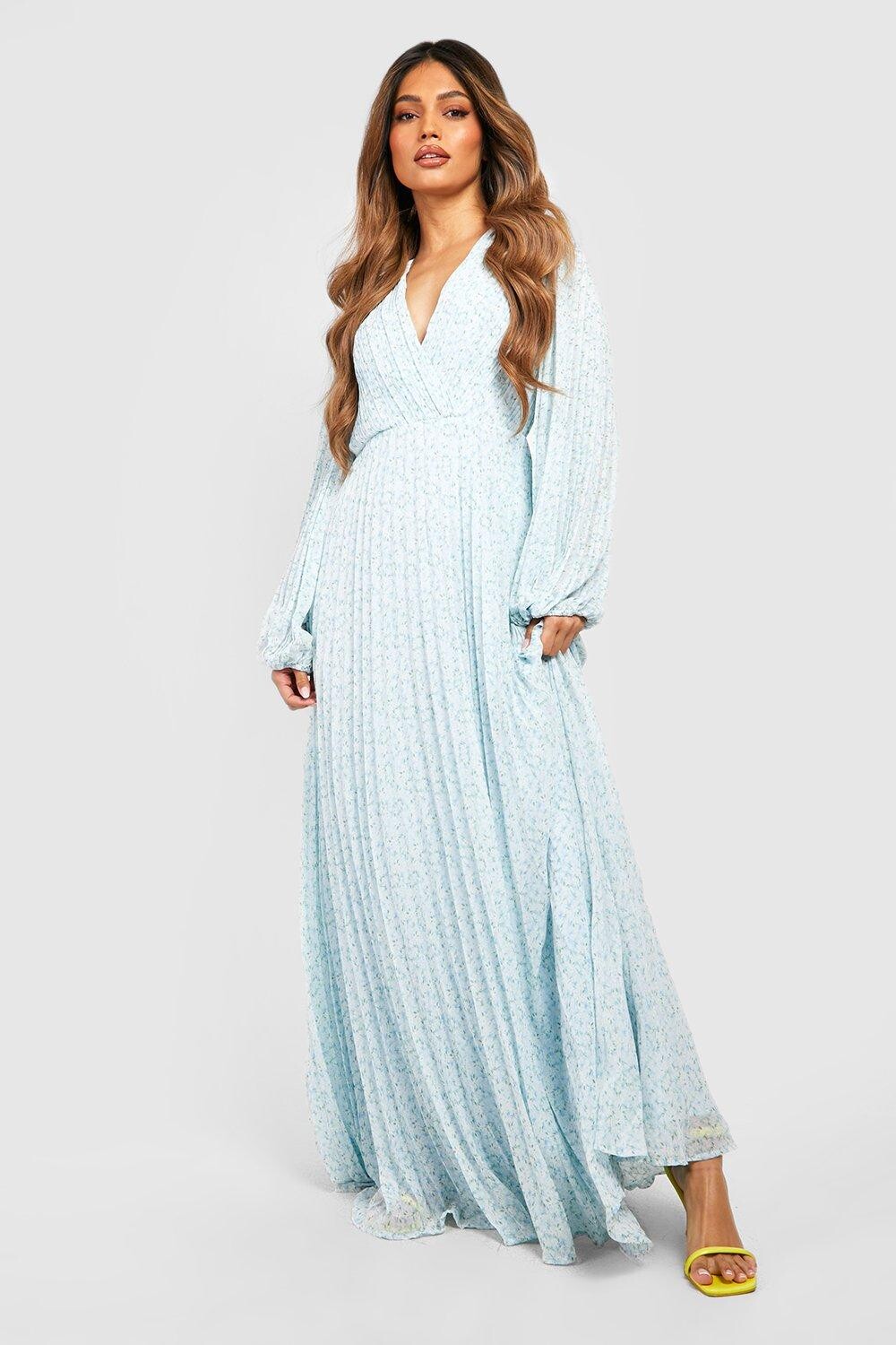 

Платье макси с цветочным плиссированием и запахом Boohoo, синий